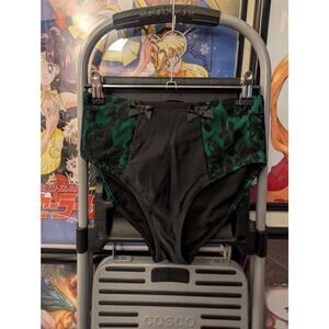 DC Comics Bombshells Poison Ivy Swimsuit Bottom Sz S